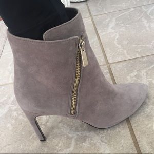 Vince Camuto size 8.5 gray booties